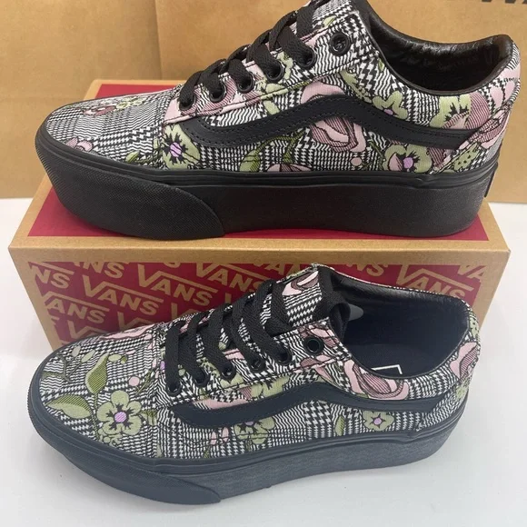 Vans Women's Old Skool Stackform Platform Sneakers
Tapestry Floral B
VN0009PZBM8 - Picture 3 of 16
